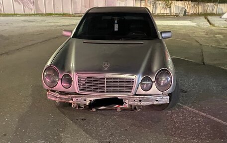 Mercedes-Benz E-Класс, 1997 год, 150 000 рублей, 1 фотография