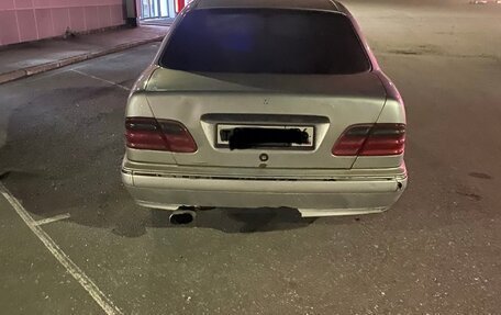 Mercedes-Benz E-Класс, 1997 год, 150 000 рублей, 2 фотография