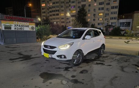 Hyundai ix35 I рестайлинг, 2014 год, 950 000 рублей, 2 фотография