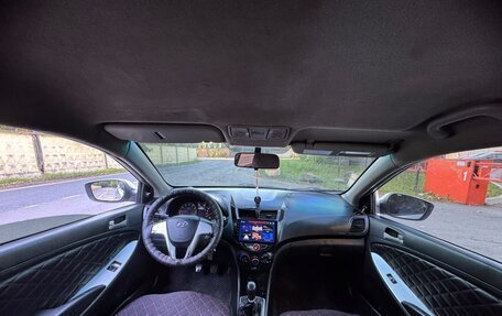 Hyundai Solaris II рестайлинг, 2011 год, 339 000 рублей, 13 фотография