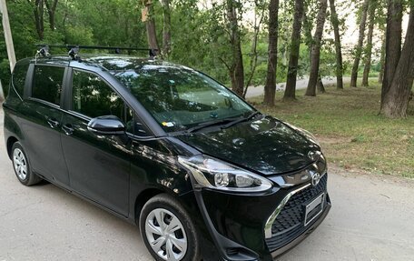 Toyota Sienta II, 2020 год, 1 300 000 рублей, 5 фотография