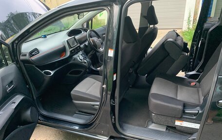 Toyota Sienta II, 2020 год, 1 300 000 рублей, 7 фотография
