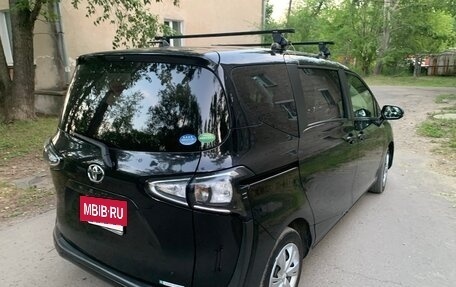 Toyota Sienta II, 2020 год, 1 300 000 рублей, 2 фотография