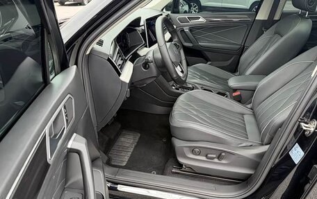 Volkswagen Tiguan II, 2023 год, 2 059 000 рублей, 5 фотография