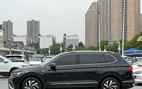 Volkswagen Tiguan II, 2023 год, 2 059 000 рублей, 3 фотография