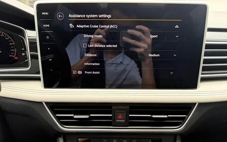 Volkswagen Tiguan II, 2023 год, 2 059 000 рублей, 10 фотография