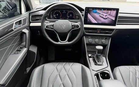 Volkswagen Tiguan II, 2023 год, 2 059 000 рублей, 7 фотография
