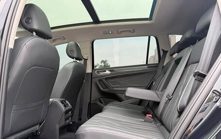 Volkswagen Tiguan II, 2023 год, 2 059 000 рублей, 14 фотография