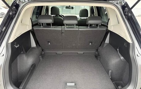 Volkswagen Tiguan II, 2023 год, 2 059 000 рублей, 15 фотография