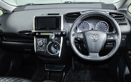 Toyota Wish II, 2013 год, 1 249 000 рублей, 14 фотография