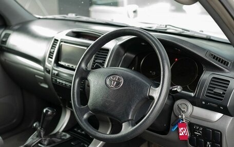 Toyota Land Cruiser Prado 120 рестайлинг, 2003 год, 1 630 000 рублей, 11 фотография