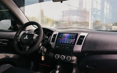 Mitsubishi Outlander III рестайлинг 3, 2010 год, 1 190 000 рублей, 10 фотография