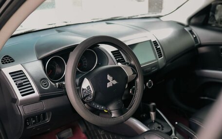 Mitsubishi Outlander III рестайлинг 3, 2010 год, 1 190 000 рублей, 11 фотография