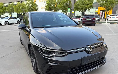 Volkswagen Golf VIII, 2023 год, 1 600 000 рублей, 2 фотография
