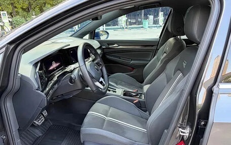 Volkswagen Golf VIII, 2023 год, 1 600 000 рублей, 11 фотография