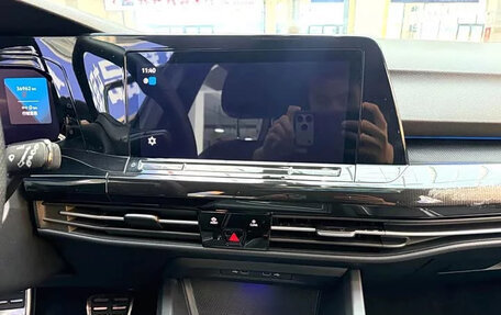 Volkswagen Golf VIII, 2023 год, 1 620 000 рублей, 10 фотография