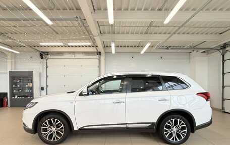 Mitsubishi Outlander III рестайлинг 3, 2017 год, 2 299 999 рублей, 3 фотография