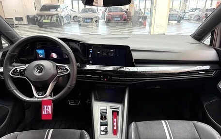 Volkswagen Golf VIII, 2023 год, 1 620 000 рублей, 9 фотография