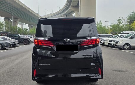 Toyota Alphard, 2024 год, 10 599 000 рублей, 3 фотография
