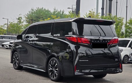 Toyota Alphard, 2024 год, 10 599 000 рублей, 2 фотография