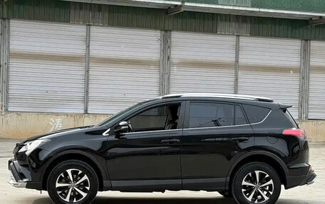 Toyota RAV4, 2018 год, 2 049 003 рублей, 3 фотография