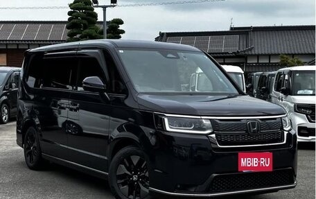 Honda Stepwgn, 2023 год, 2 050 000 рублей, 2 фотография