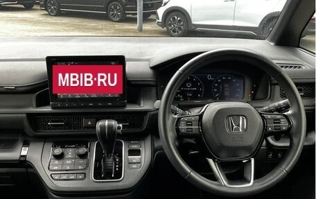 Honda Stepwgn, 2023 год, 2 050 000 рублей, 7 фотография