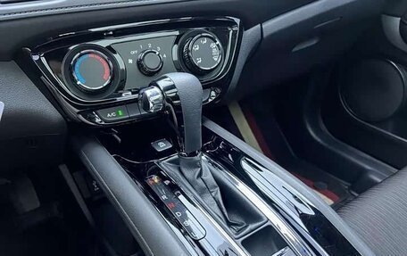 Honda Vezel, 2022 год, 1 274 400 рублей, 13 фотография