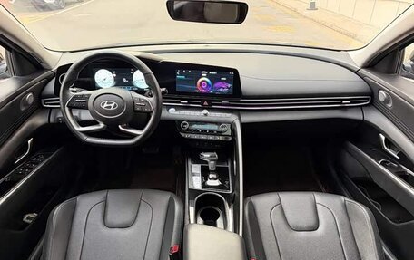 Hyundai Elantra, 2023 год, 1 340 000 рублей, 6 фотография