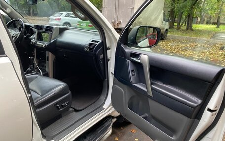 Toyota Land Cruiser Prado 150 рестайлинг 2, 2011 год, 2 950 000 рублей, 13 фотография