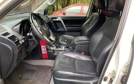 Toyota Land Cruiser Prado 150 рестайлинг 2, 2011 год, 2 950 000 рублей, 11 фотография