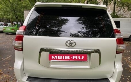Toyota Land Cruiser Prado 150 рестайлинг 2, 2011 год, 2 950 000 рублей, 6 фотография