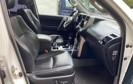 Toyota Land Cruiser Prado 150 рестайлинг 2, 2011 год, 2 950 000 рублей, 14 фотография