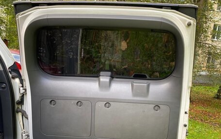 Toyota Land Cruiser Prado 150 рестайлинг 2, 2011 год, 2 950 000 рублей, 17 фотография