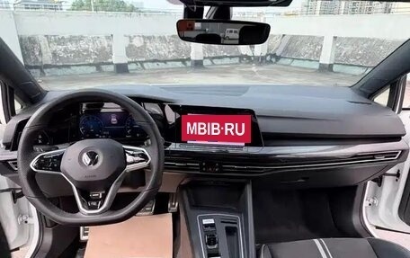 Volkswagen Golf VIII, 2022 год, 1 839 000 рублей, 6 фотография