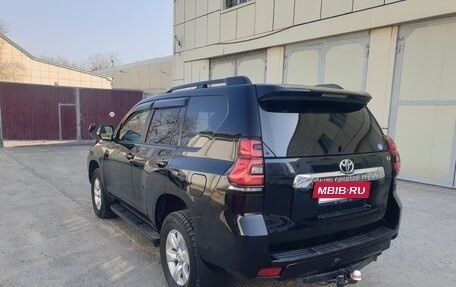 Toyota Land Cruiser Prado 150 рестайлинг 2, 2018 год, 4 150 000 рублей, 3 фотография