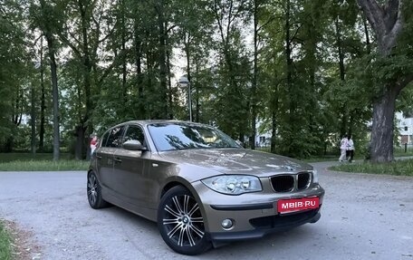 BMW 1 серия, 2006 год, 1 100 000 рублей, 1 фотография