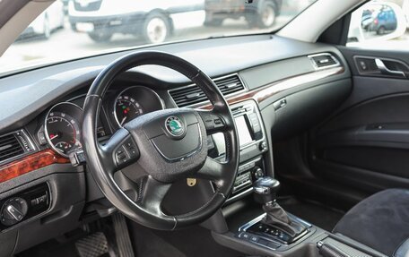 Skoda Superb III рестайлинг, 2012 год, 949 000 рублей, 8 фотография