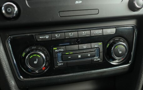 Skoda Superb III рестайлинг, 2012 год, 949 000 рублей, 16 фотография
