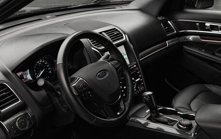 Ford Explorer VI, 2018 год, 3 299 000 рублей, 6 фотография