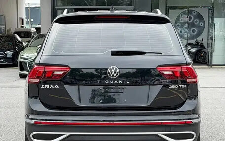 Volkswagen Tiguan II, 2023 год, 2 519 700 рублей, 5 фотография