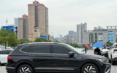 Volkswagen Tiguan II, 2023 год, 2 519 700 рублей, 6 фотография