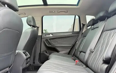 Volkswagen Tiguan II, 2023 год, 2 519 700 рублей, 13 фотография