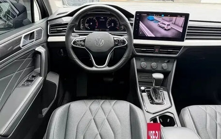 Volkswagen Tiguan II, 2023 год, 2 519 700 рублей, 10 фотография