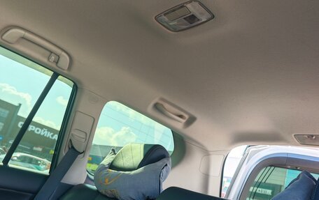 Toyota Land Cruiser Prado 150 рестайлинг 2, 2014 год, 3 400 000 рублей, 19 фотография