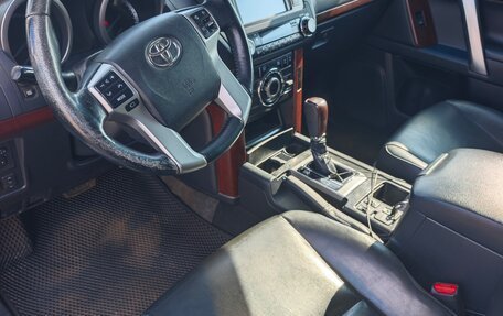 Toyota Land Cruiser Prado 150 рестайлинг 2, 2014 год, 3 400 000 рублей, 24 фотография