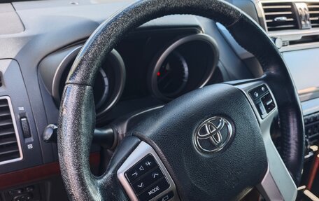 Toyota Land Cruiser Prado 150 рестайлинг 2, 2014 год, 3 400 000 рублей, 25 фотография