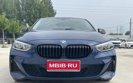 BMW 1 серия, 2022 год, 1 290 000 рублей, 3 фотография