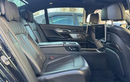 BMW 7 серия, 2015 год, 2 950 000 рублей, 13 фотография
