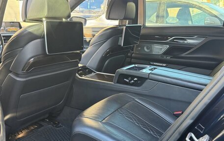 BMW 7 серия, 2015 год, 2 950 000 рублей, 16 фотография